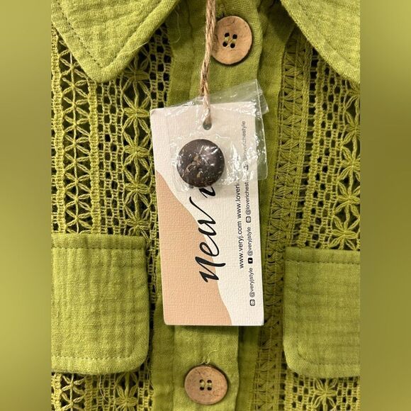 NWT … NEW IN “Size: S” Button Down Top - Picture 5 of 6